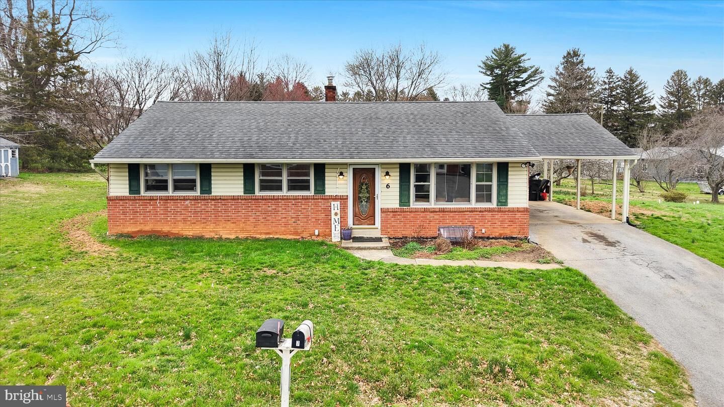 Property Photo:  6 Overlook Drive  PA 17566 