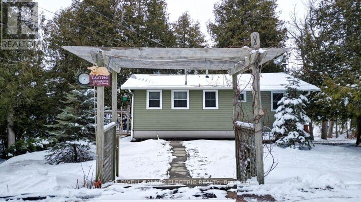 Property Photo:  6 Leisure Lane  ON K9V 4R1 