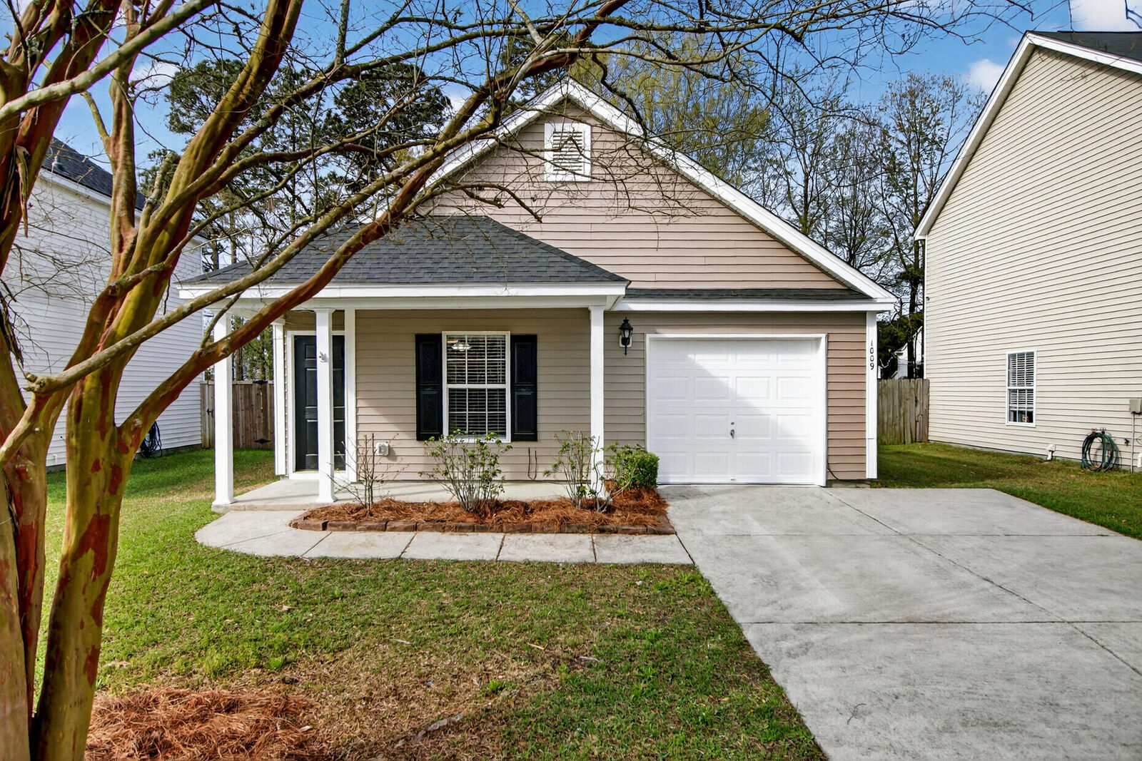 Property Photo: 1009 Friartuck Trail SC 29456