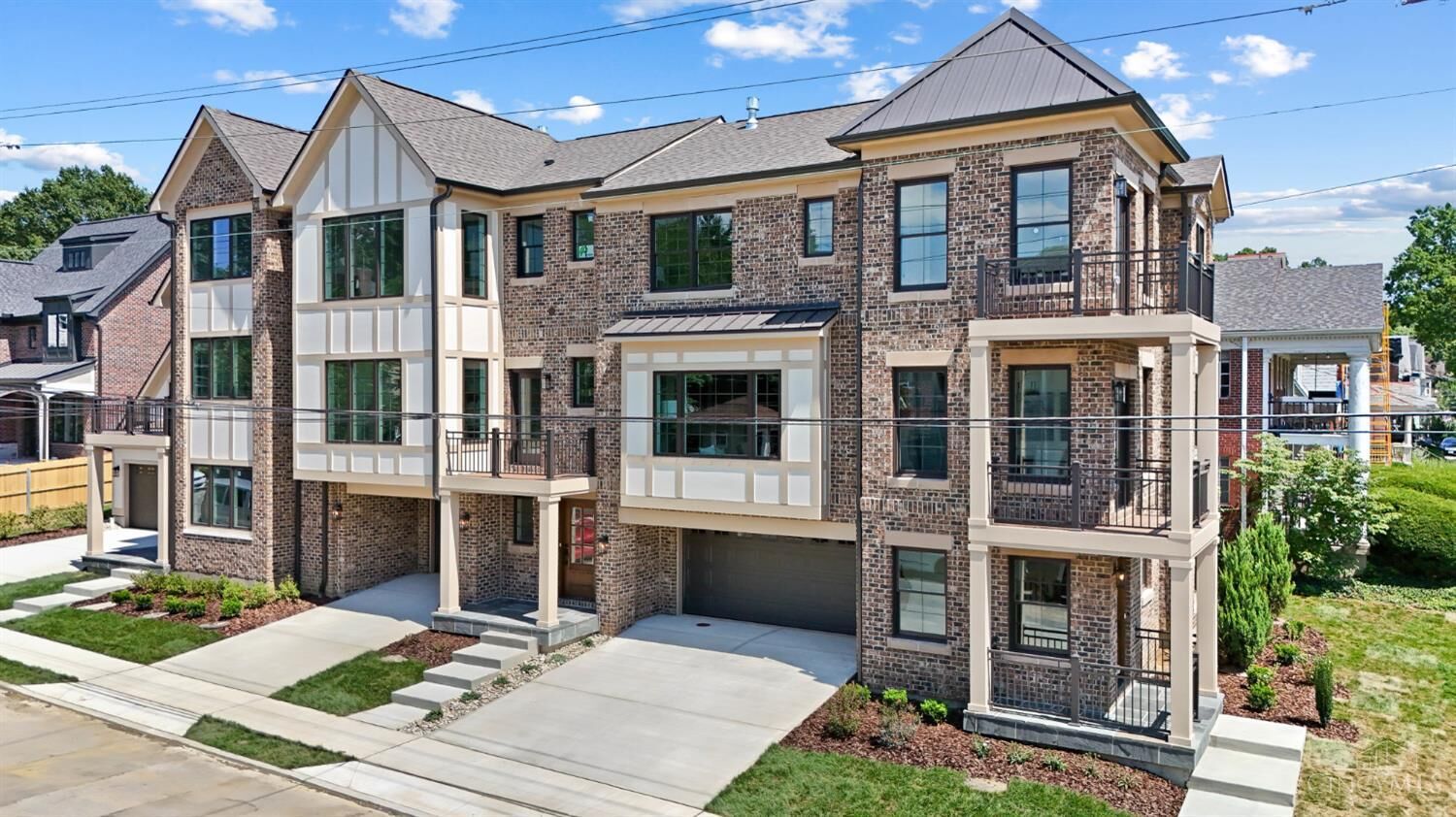 Property Photo:  2800 Erie Avenue  OH 45208 