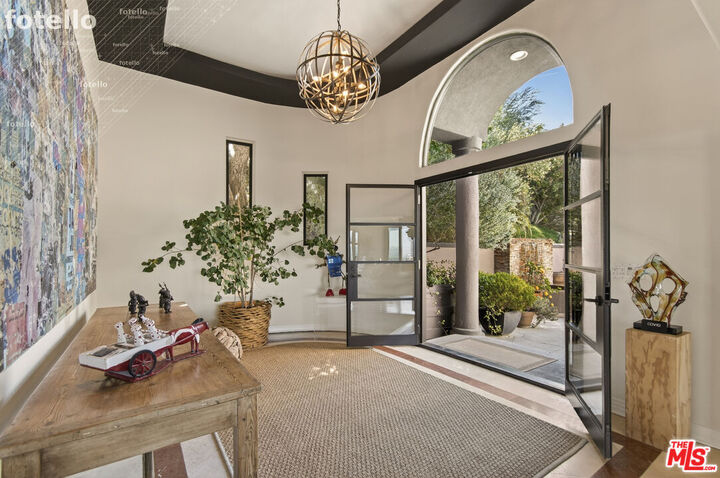 Property Photo:  4039 Cody Rd  CA 91403 