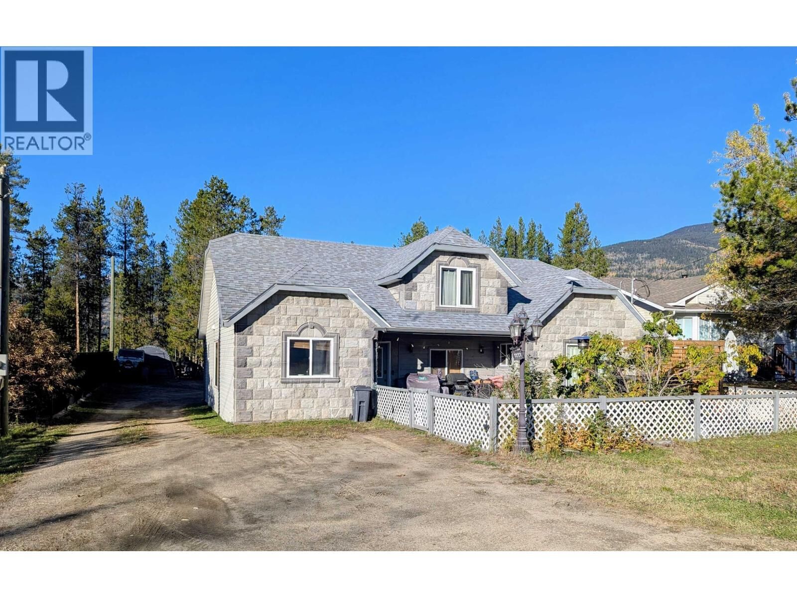 Property Photo: 1222 14th Avenue BC V0E 2Z0
