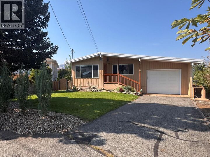 Property Photo: 7 Birch Court BC V0H 1V3