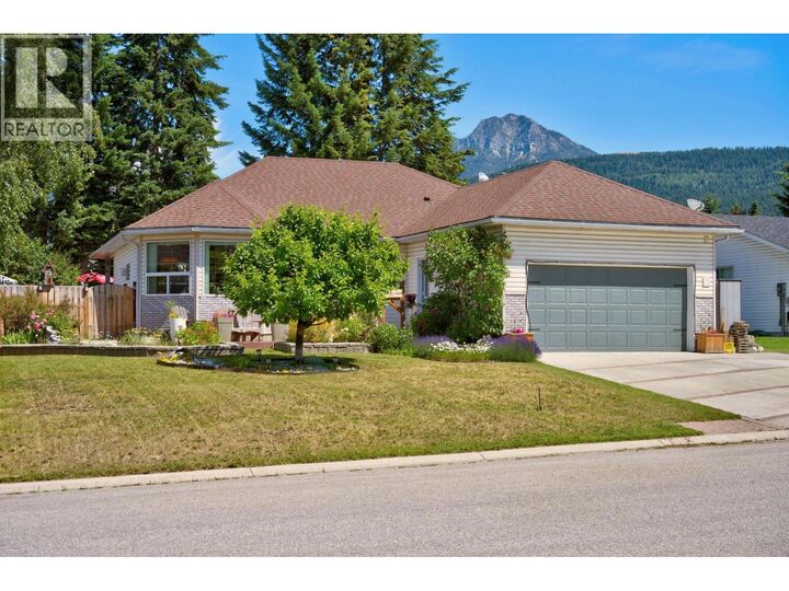 Property Photo: 1505 Cedar Street BC V0A 1H6