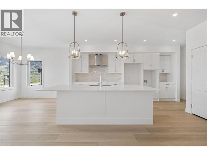 Property Photo: 442 Arrowleaf Rise BC V1B 2M4