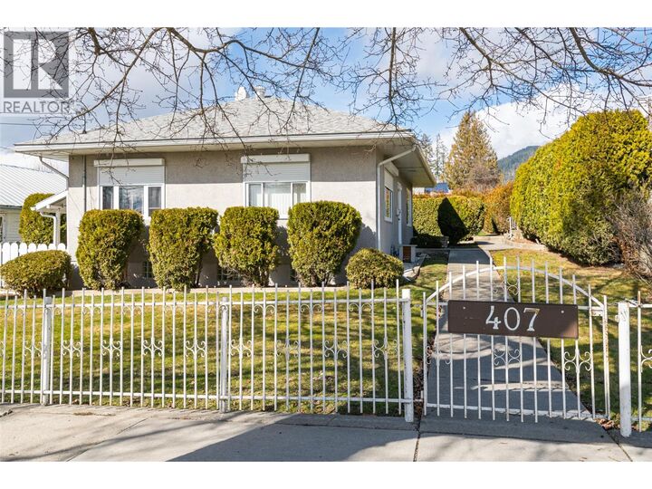 Photo de la propriété:  407 10th Avenue North  BC V0B 1G4 