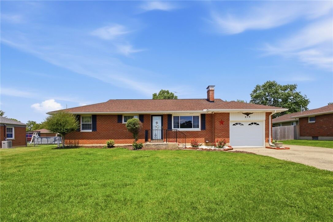 Property Photo:  819 Waldrun Avenue  OH 45404 