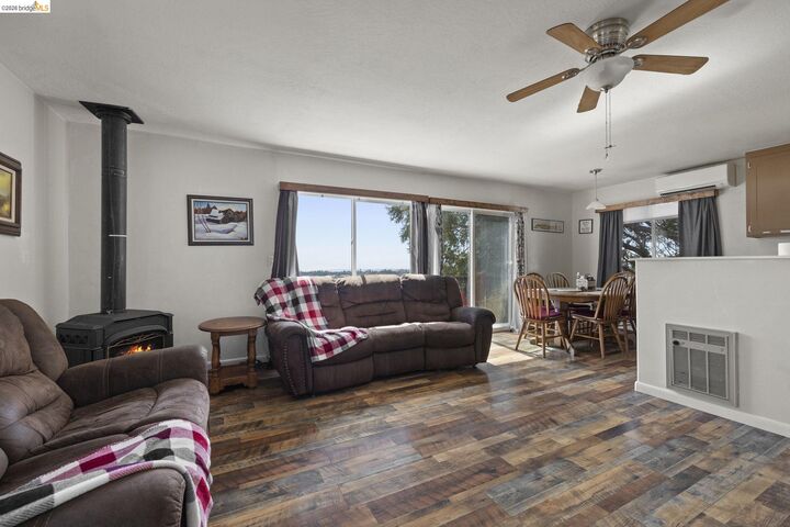 Property Photo: 20165 Eastview Dr CA 95379