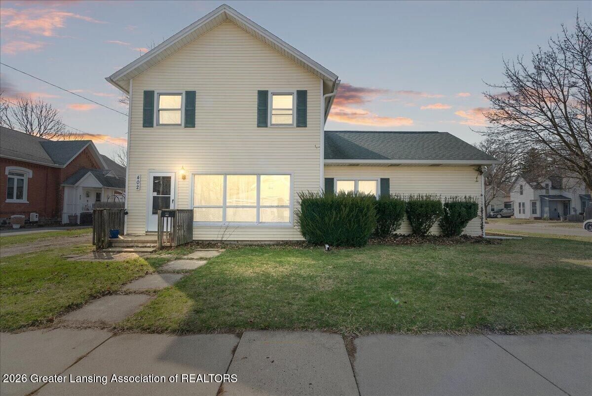 Property Photo: 402 S Sheldon Street MI 48813