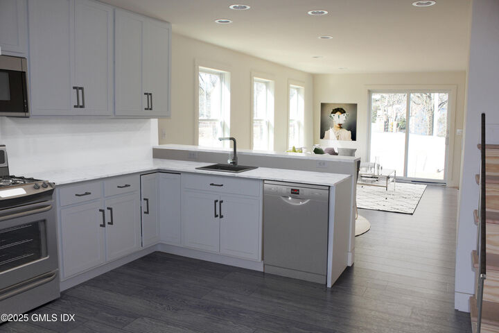 Property Photo:  4 Orchard Street N  CT 06807 