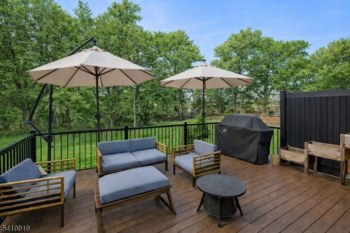 Property Photo:  27 Brambling Road Carriages  NJ 07922 