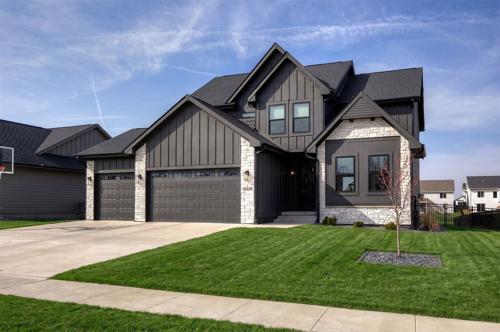 Property Photo:  18328 Tanglewood Drive  IA 50325 