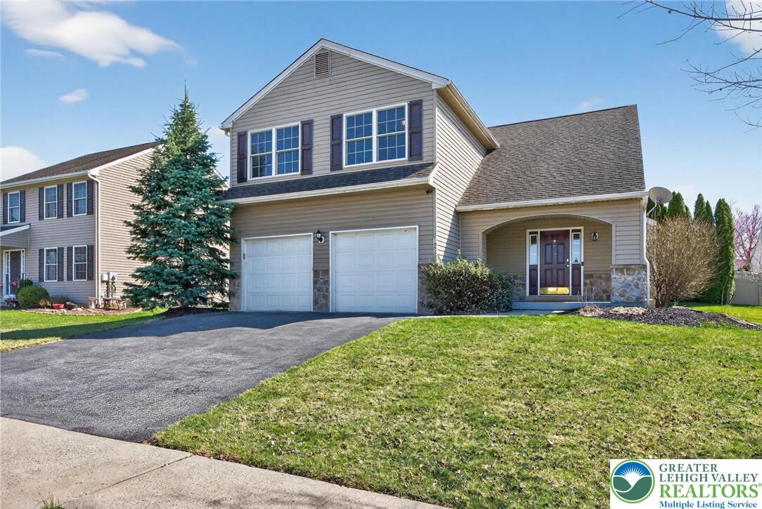 Property Photo: 1952 Beaujolais Place PA 18045