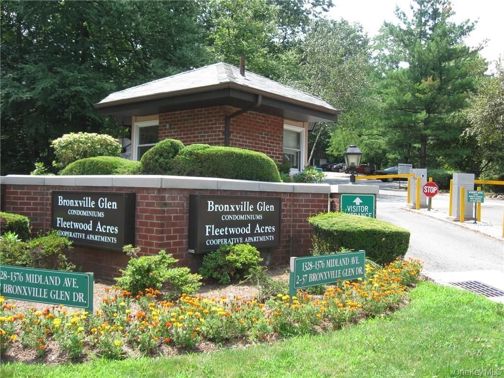 Property Photo:  1328 Midland Avenue 1A  NY 10708 