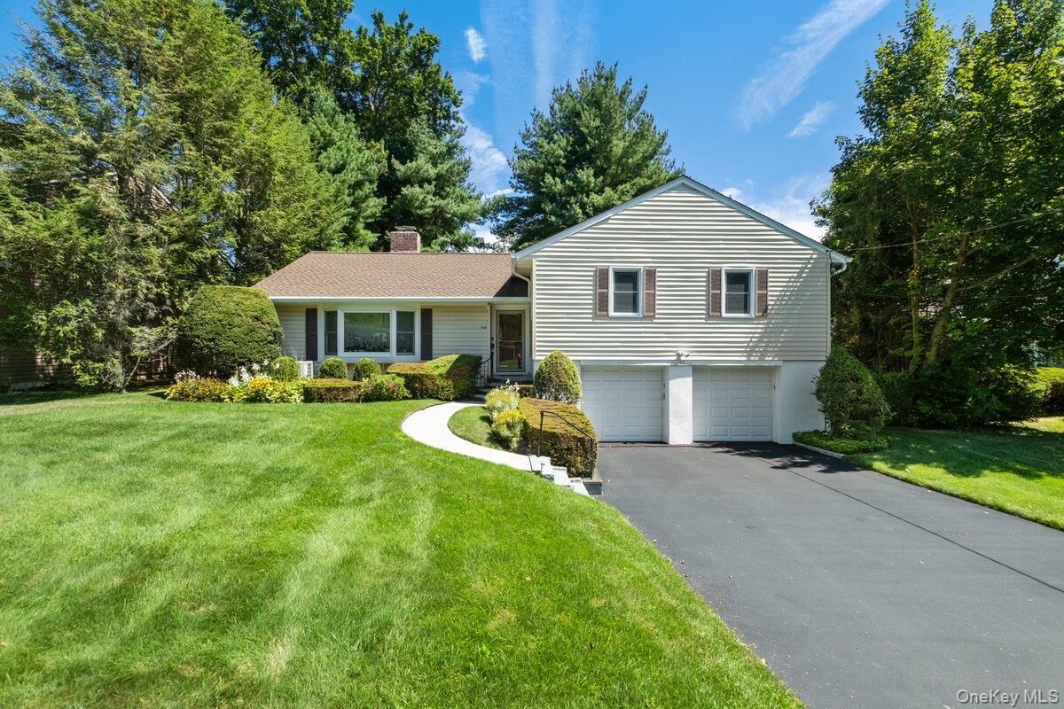 Property Photo:  168 Waverly Road  NY 10583 