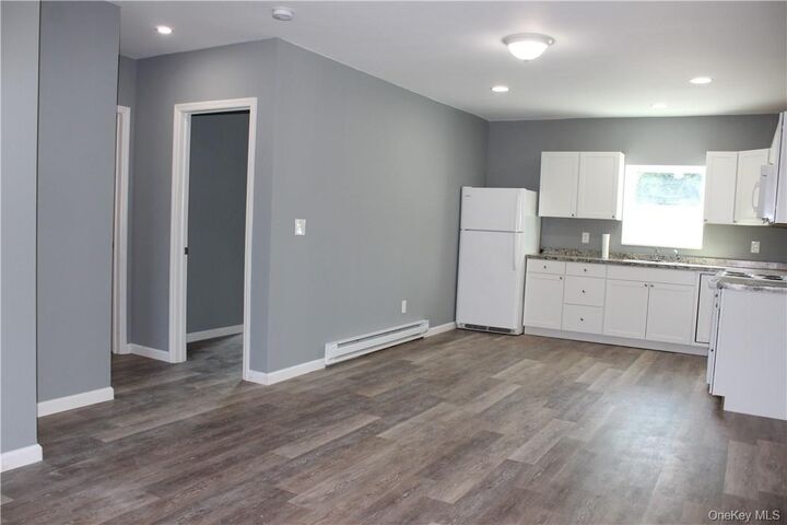 Property Photo:  3144 Route 9W 3  NY 12553 