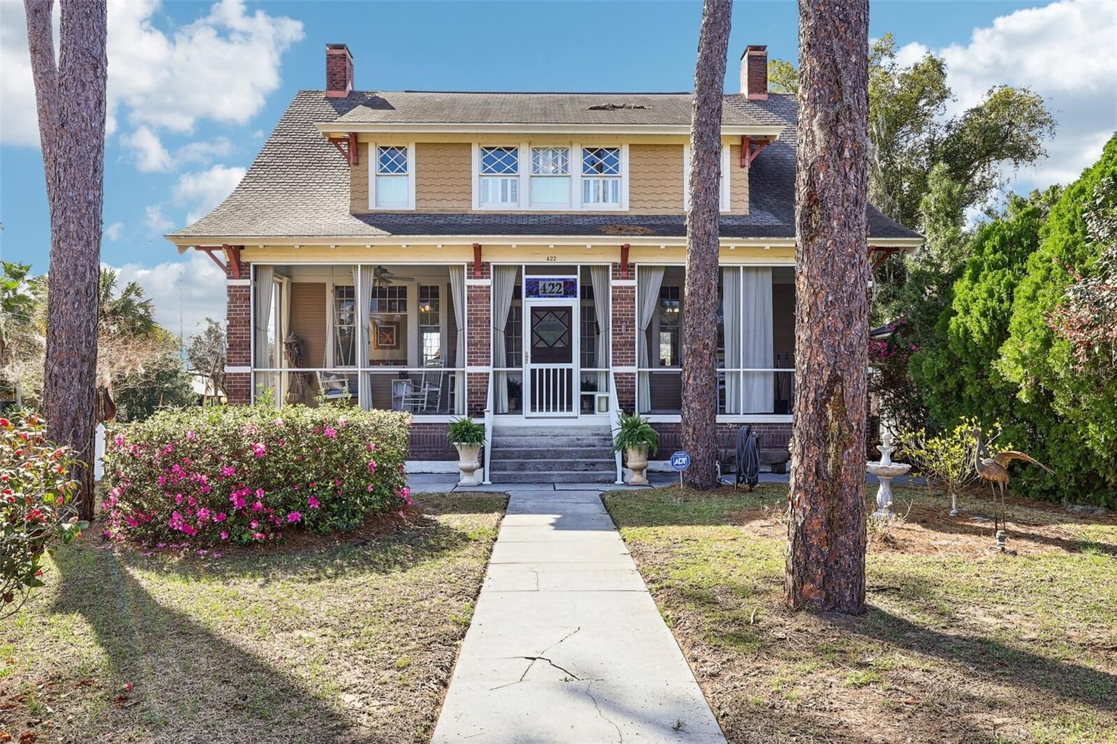 Property Photo: 422 S Center Street FL 32726