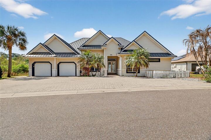 Property Photo: 1028 S Lake Mariam Drive FL 33884