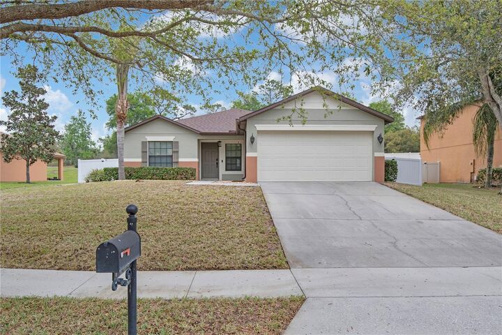 Property Photo:  1763 Waterside Oaks Drive  FL 32763 