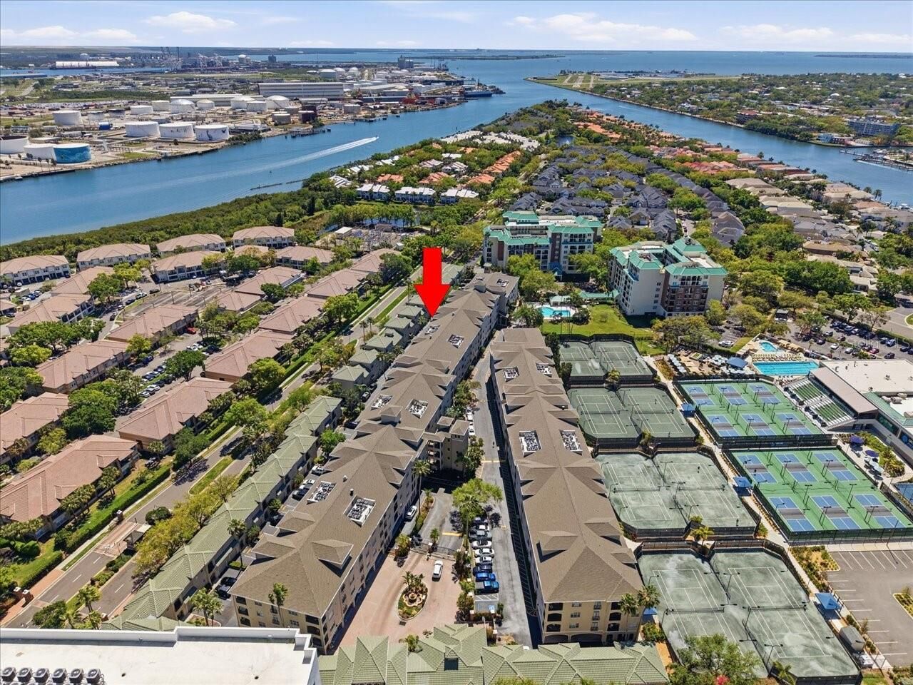 Property Photo:  501 Knights Run Avenue 1320  FL 33602 