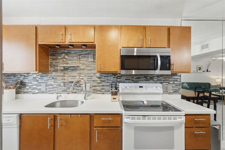 Property Photo: 107 114th Avenue N FL 33716