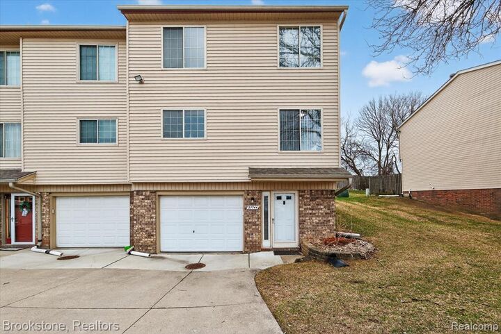 Property Photo:  37744 Charter Oaks Boulevard 397  MI 48036 4434 