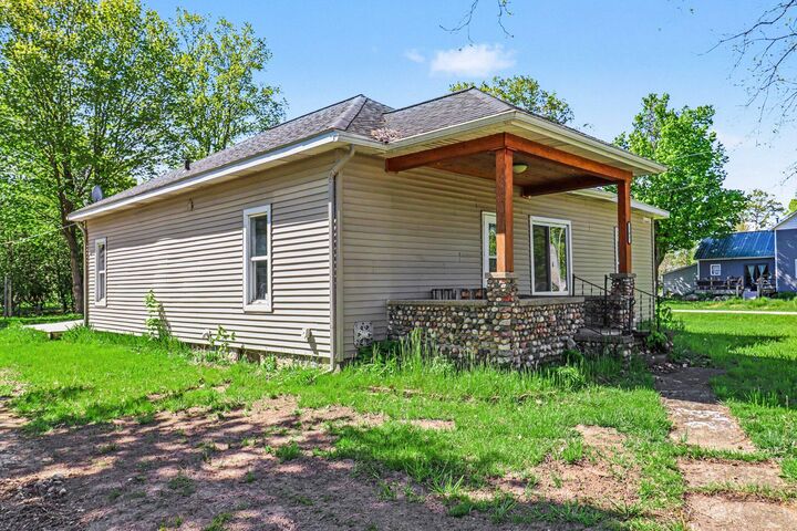 Property Photo:  165 S Elm Street  MI 49421 