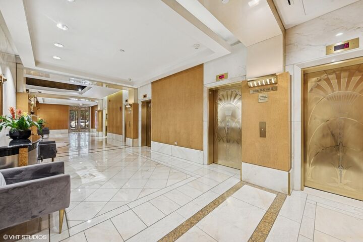 Property Photo:  111 E Chestnut Street 21B  IL 60611 