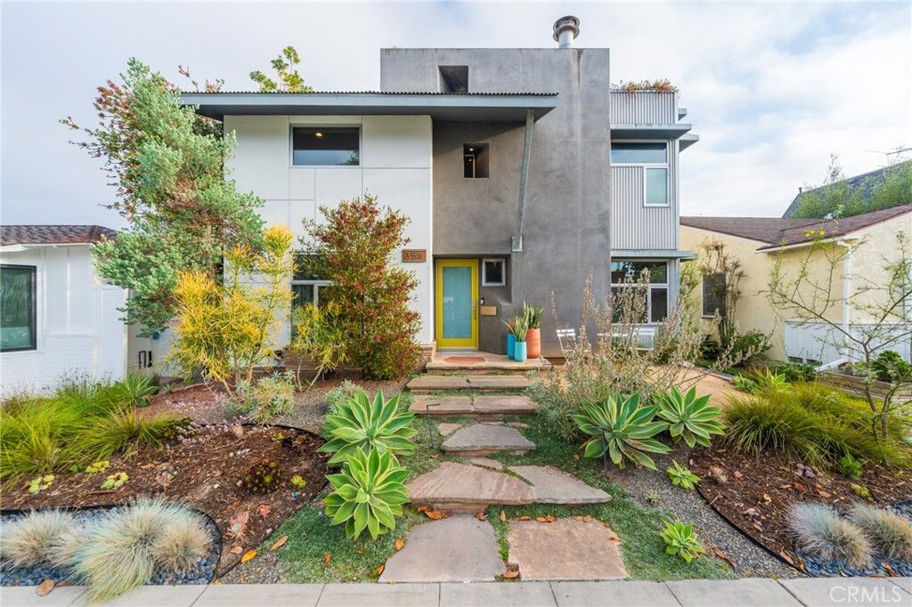 Property Photo: 358 Santa Ana CA 90803