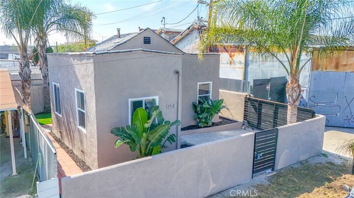 Property Photo:  1712 E 57th  CA 90058 