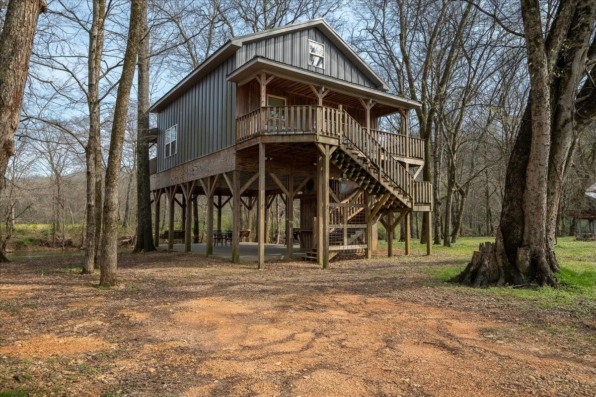 Property Photo:  516 Barney Ln  TN 38486 
