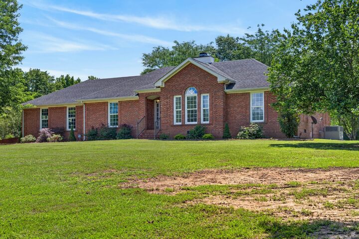 Property Photo: 108 N Scenic Shore Dr TN 37058
