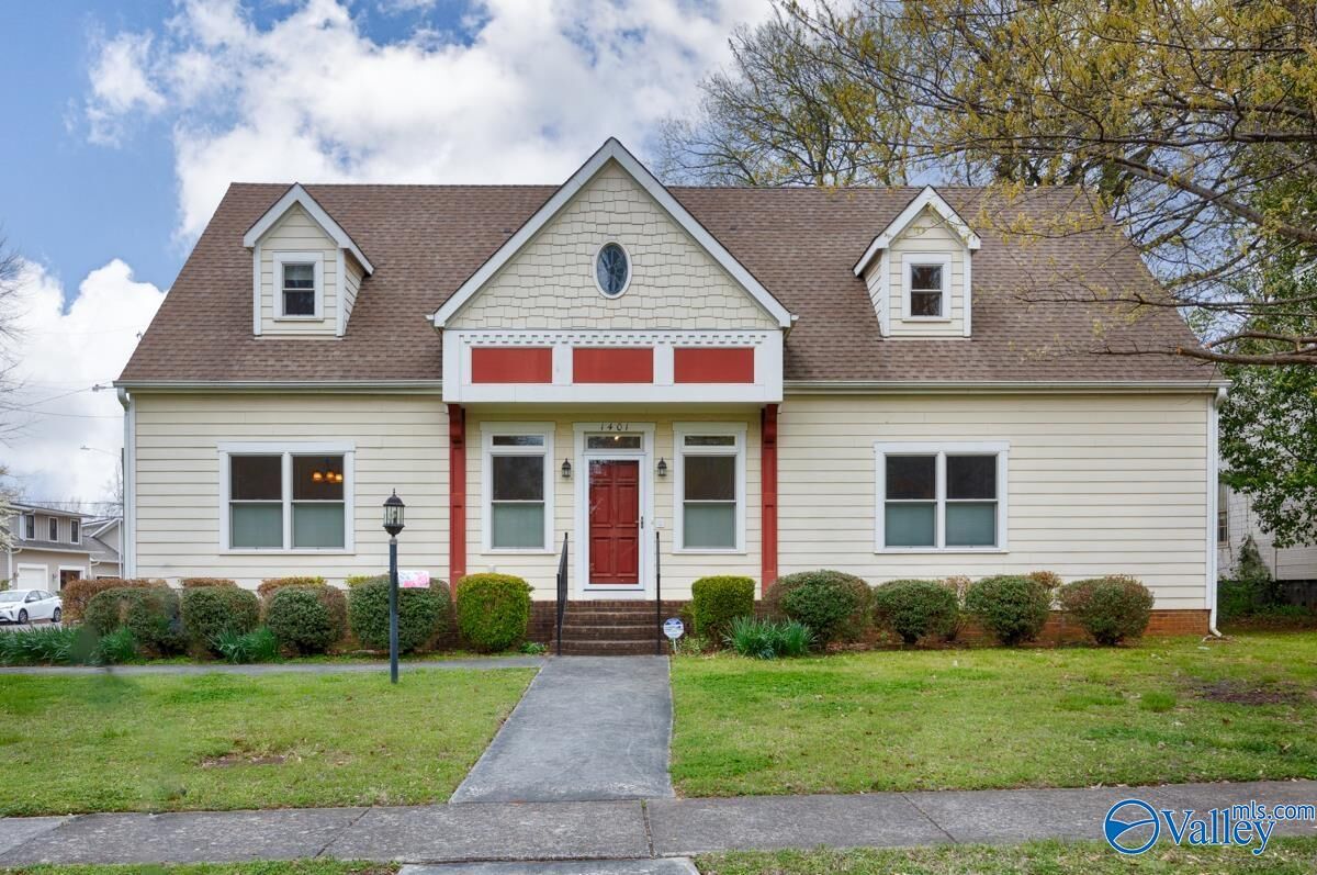Property Photo:  1401 Wellman Avenue NE  AL 35801 