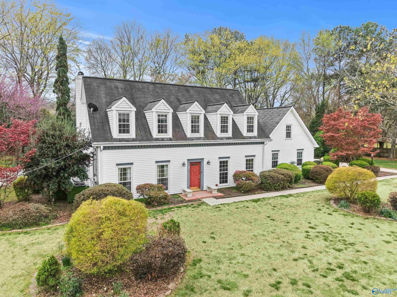 Property Photo:  112 Lynbrook Blvd  AL 35758 