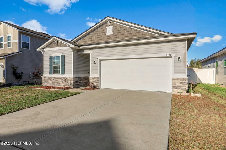 Property Photo:  5120 Sawmill Pt Way  FL 32210 