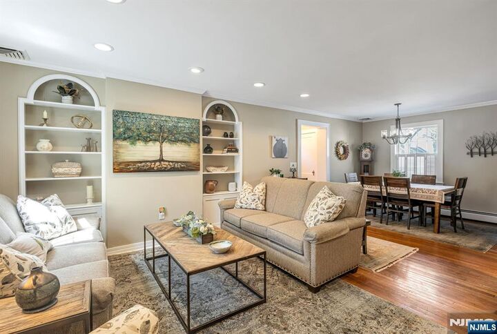 Property Photo:  3 Ashburn Place  NJ 07410 