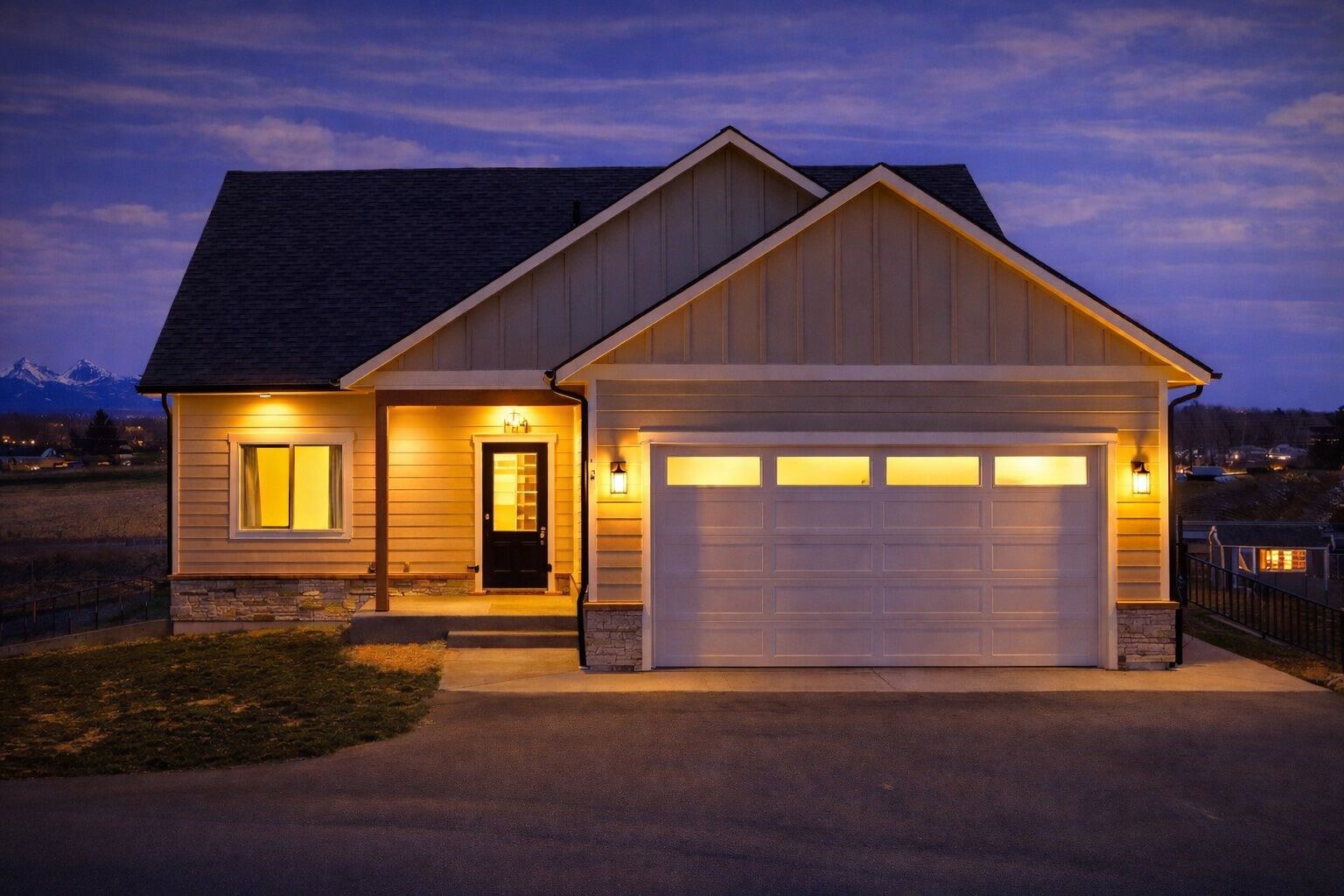 Property Photo:  845 Cochise Way  MT 59840 