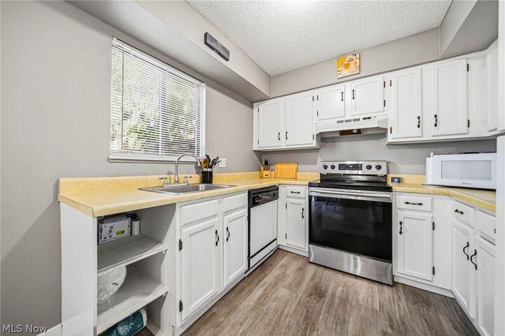 Property Photo:  4449 Cushing Lane  OH 44143 