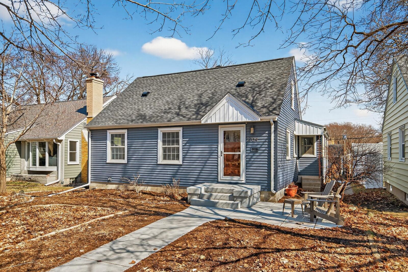 Property Photo: 2704 Zenith Avenue N MN 55422