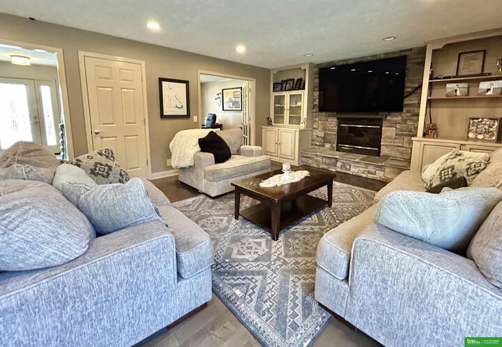 Property Photo:  555 S 157th Avenue Circle  NE 68118 