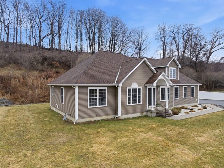 Property Photo:  28 Cortland Way  MA 01519 