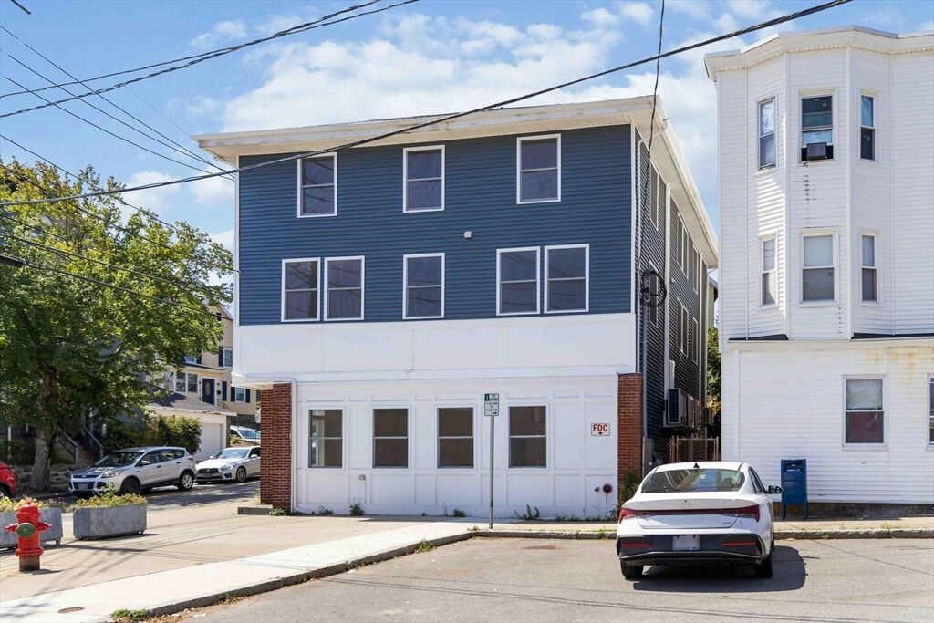 Property Photo:  1 Glenwood St 5  MA 02148 