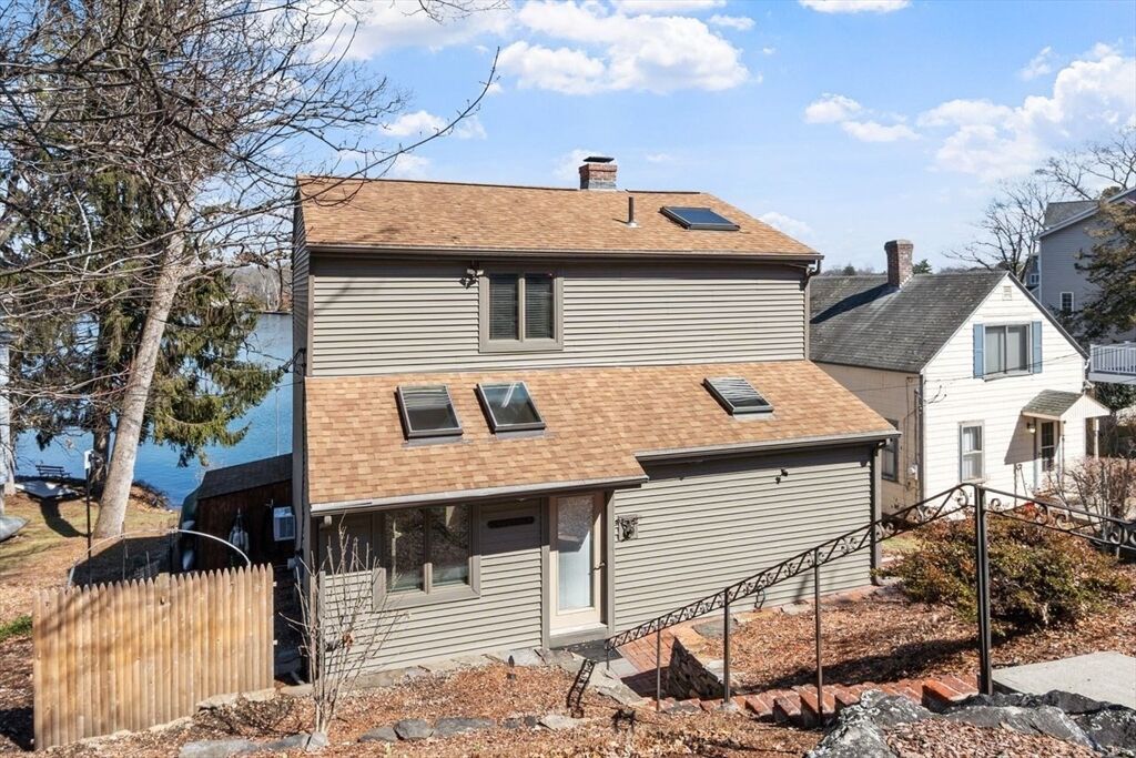 Property Photo: 469 Lake Ave MA 01604