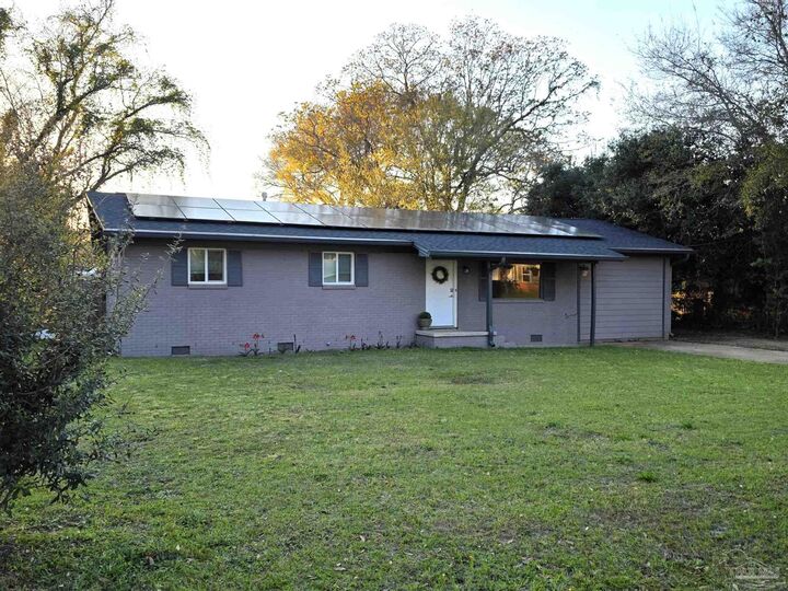 Property Photo: 763 N 79th Ave FL 32506