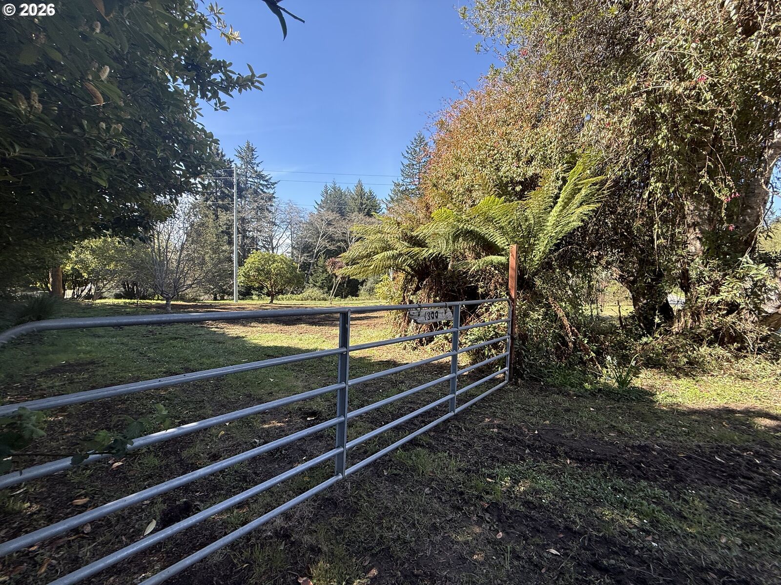 Property Photo: 1300 Hampton Rd OR 97415