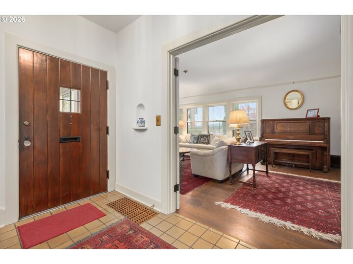 Property Photo:  2223 Olive St  OR 97405 