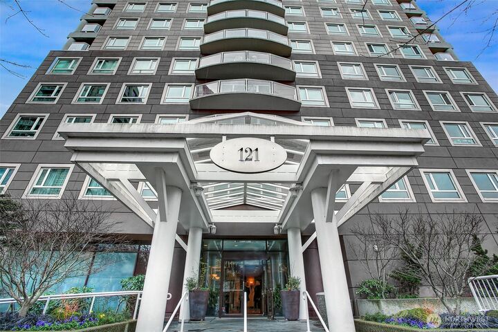 Property Photo:  121  Vine Street 1507  WA 98121 