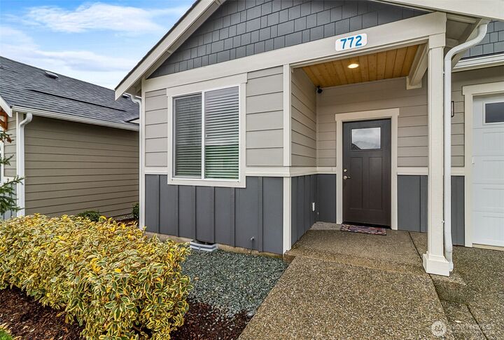Property Photo: 772 Parkland Loop WA 98284