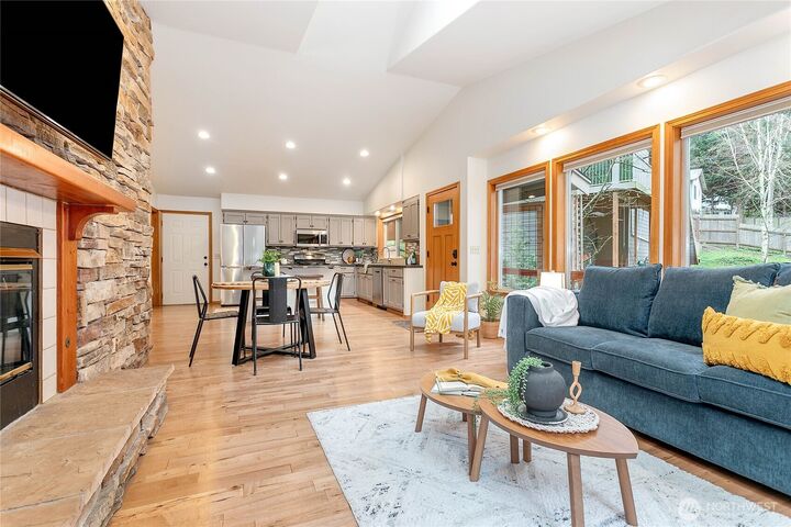 Property Photo:  1615  Emerald Lake Way  WA 98226 