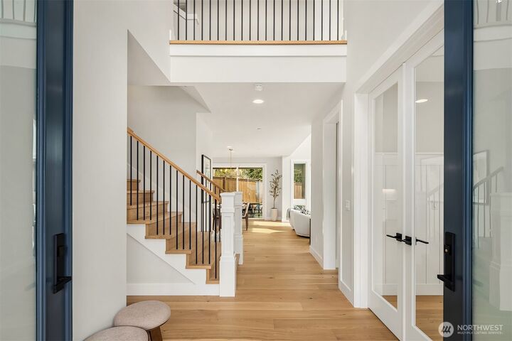 Property Photo: 18660 NE 53rd Street WA 98052